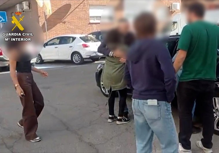 Detenidas dos personas por sustraer un bebé en pleno centro de Navalmoral